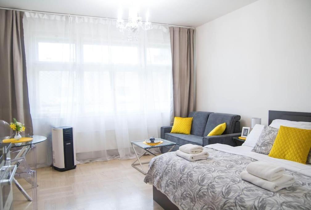 New Exclusive With Ac Nearby Metro Appartamento